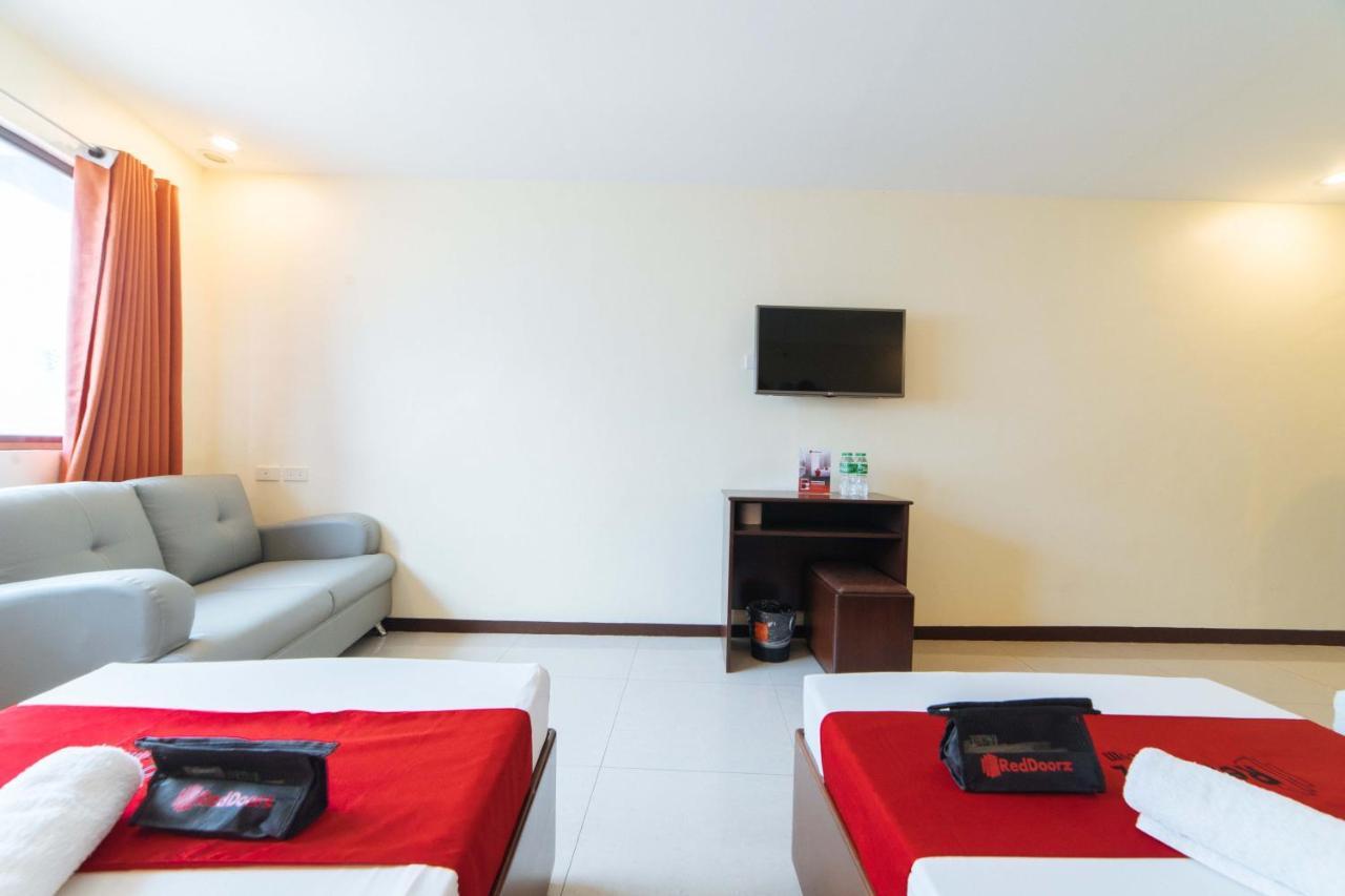 Reddoorz Near Victoria Mall Davao City Екстериор снимка